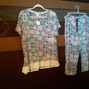 XL 16-18 Secret Treasures Cute Short Sleeve Colorful Paisley Pajama set